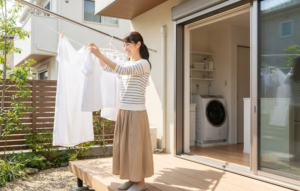 一軒家で洗濯物を庭に干すストレスを解消！視線・雨対策と後悔しない外構リフォーム術
